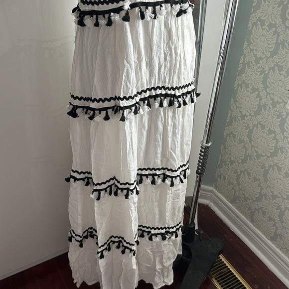 L’Atiste Tiered White & Black Maxi Dress NWT Size L - Picture 10 of 15